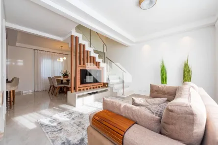 Casa com 3 Quartos para alugar, 159m² no Boqueirão, Curitiba