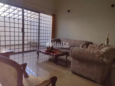 Casa com 5 Quartos à venda, 316m² no Saraiva, Uberlândia