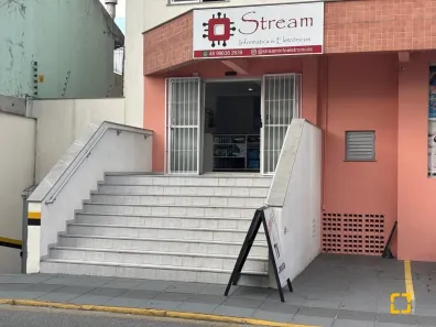 Ponto Comercial à venda, 39m² no Barreiros, São José
