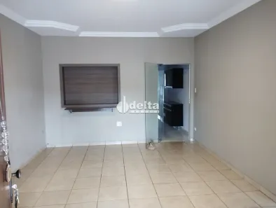 Imóvel Comercial com 2 Quartos para alugar, 65m² no Fundinho, Uberlândia