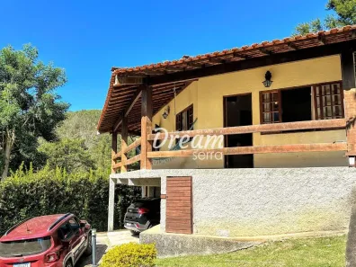 Casa de Condomínio com 3 Quartos à venda, 266m² no Serrinha, Teresópolis