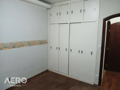 Casa com 3 Quartos para alugar, 230m² no Jardim Panorama, Bauru
