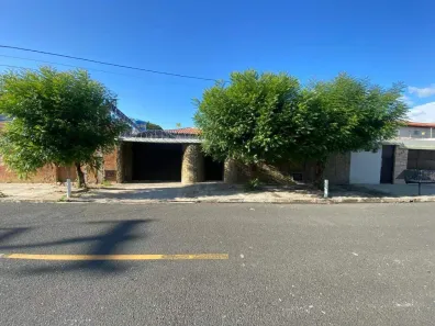 Casa com 3 Quartos para alugar, 360m² no Fátima, Teresina