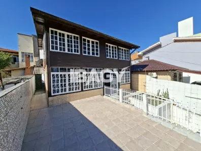 Casa com 4 Quartos para alugar, 200m² no Barreiros, São José