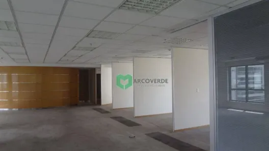 Sala Comercial para alugar, 227m² no Vila Olímpia, São Paulo