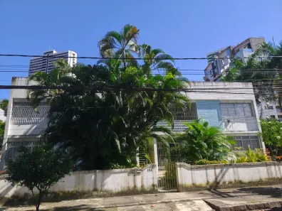 Apartamento com 3 Quartos para alugar, 150m² no Casa Forte, Recife