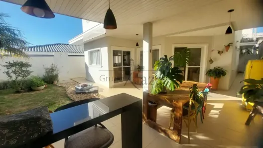 Casa de Condomínio com 4 Quartos à venda, 330m² no Urbanova V, São José dos Campos
