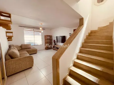 Sobrado com 3 Quartos para alugar, 154m² no Centro, Taubaté