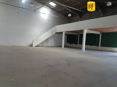 Galpão/Depósito/Armazém para venda ou aluguel, 990m² no Fazendinha, Araruama