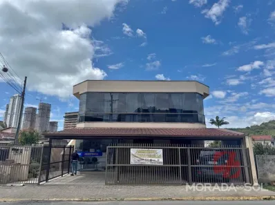 Casa com 3 Quartos para alugar, 127m² no Varzea, Itapema