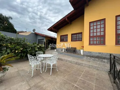 Casa com 3 Quartos para alugar, 213m² no Diva Lessa de Jesus, Gravataí