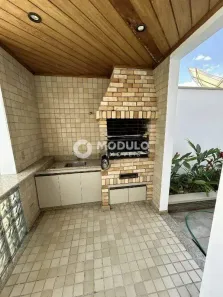 Imóvel Comercial com 5 Quartos para alugar, 380m² no Fundinho, Uberlândia