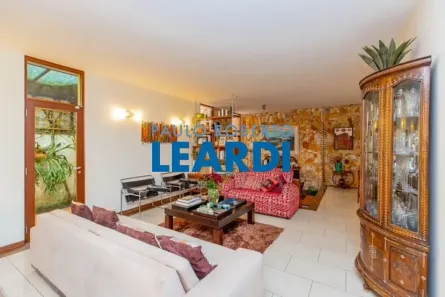 Sobrado com 4 Quartos à venda, 356m² no Vila Madalena, São Paulo