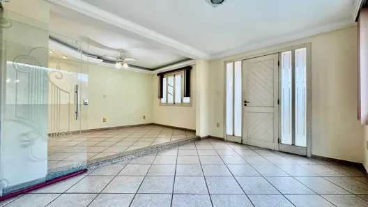 Casa com 4 Quartos para venda ou aluguel, 300m² no Parque Residencial Laranjeiras, Serra