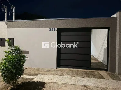Casa com 3 Quartos para alugar, 77m² no Jardim Primavera, Montes Claros