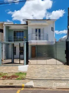 Sobrado com 3 Quartos à venda, 220m² no Zona 03, Maringá