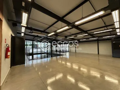 Imóvel Comercial à venda, 735m² no Saraiva, Uberlândia