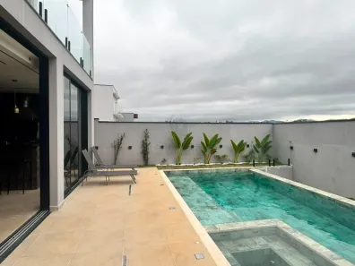 Sobrado com 3 Quartos à venda, 300m² no Cézar de Souza, Mogi das Cruzes