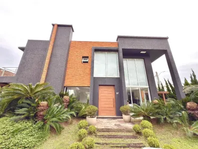Sobrado com 4 Quartos à venda, 230m² no Centro, Xangri-lá
