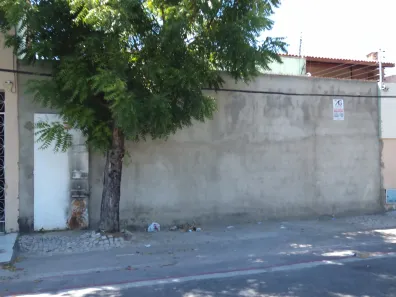 Ponto Comercial para alugar, 99m² no Parque Araxá, Fortaleza