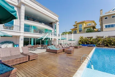 Casa de Condomínio com 4 Quartos à venda, 255m² no São Braz, Curitiba
