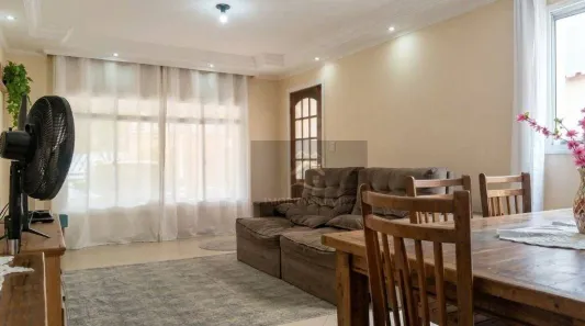 Casa com 2 Quartos para alugar, 200m² no Vila Carmosina, São Paulo
