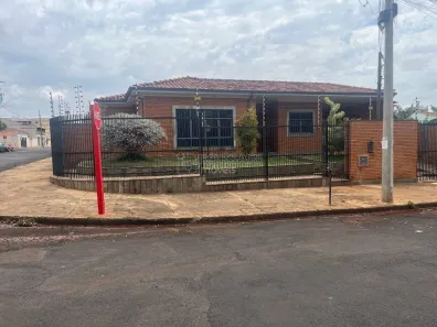 Casa com 3 Quartos à venda, 224m² no Jardim Europa (Vila Xavier), Araraquara
