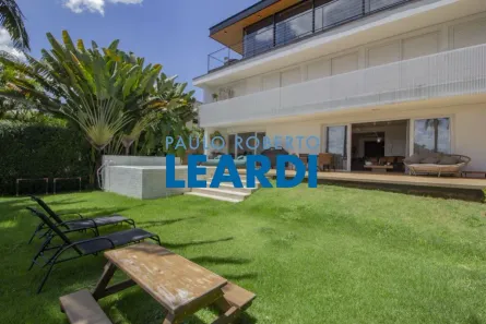 Sobrado com 3 Quartos à venda, 485m² no Jardim Guedala, São Paulo