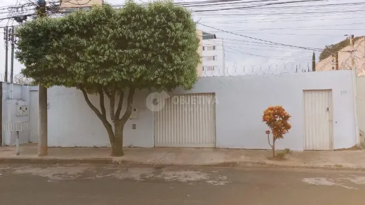 Lote/Terreno à venda, 420m² no Saraiva, Uberlândia