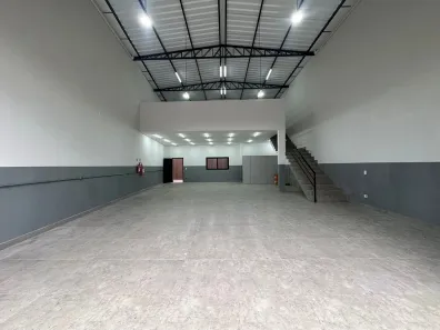 Galpão/Depósito/Armazém para alugar, 200m² no Vila Curuçá, Santo André