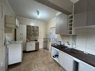 Sobrado com 3 Quartos para alugar, 298m² no Vila Flores, Bauru