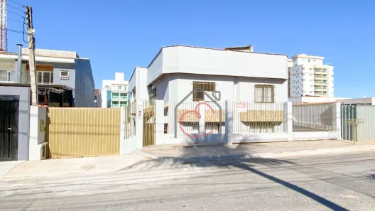 Casa com 5 Quartos à venda, 304m² no Riviera Fluminense, Macaé