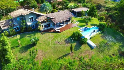 Casa de Condomínio com 5 Quartos à venda, 330m² no Nogueira, Petrópolis
