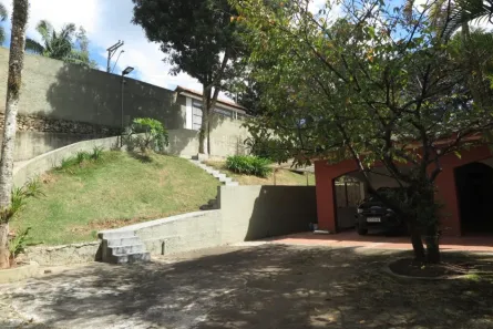 Fazenda/Sítio com 3 Quartos à venda, 258m² no Chácaras Lidia, Embu das Artes