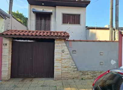 Casa com 3 Quartos à venda, 147m² no Vila São José, Taubaté
