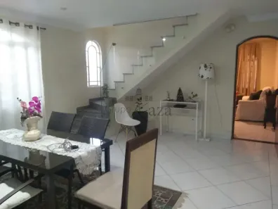 Casa com 3 Quartos à venda, 220m² no Bosque dos Eucaliptos, São José dos Campos