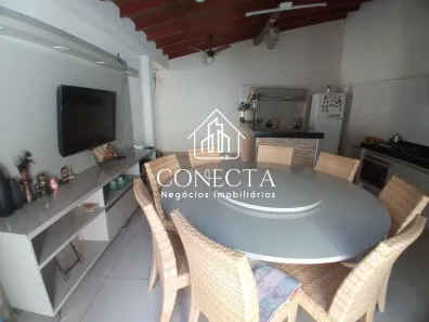 Casa com 3 Quartos à venda, 230m² no Jardim Patrícia, Uberlândia