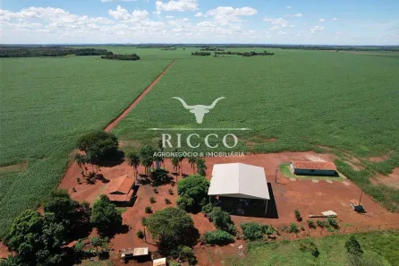 Fazenda/Sítio com 4 Quartos à venda, 113m² no Centro, Acreúna