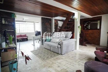 Casa com 3 Quartos à venda, 211m² no Uberaba, Curitiba