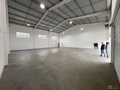 Galpão/Depósito/Armazém para alugar, 324m² no Centro, Camboriú
