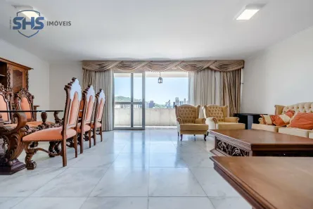 Apartamento com 3 Quartos para alugar, 200m² no Centro, Blumenau