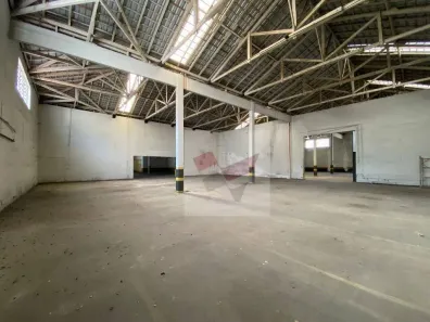 Galpão/Depósito/Armazém para alugar, 2631m² no Centro, Curitiba