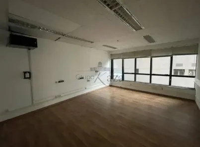 Prédio Comercial para alugar, 88m² no Vila Olímpia, São Paulo