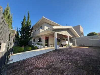 Sobrado com 2 Quartos para alugar, 145m² no Pineville, Pinhais