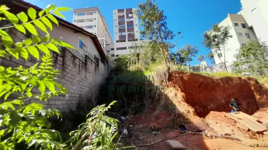 Lote/Terreno à venda, 200m² no Manacás, Belo Horizonte