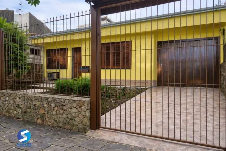 Casa com 3 Quartos à venda, 315m² no Passo da Areia, Porto Alegre