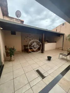 Casa com 3 Quartos à venda, 174m² no Umuarama, Uberlândia