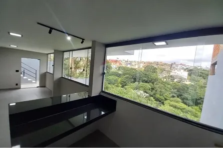 Casa com 3 Quartos à venda, 187m² no São Pedro, Juiz de Fora