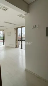 Sala Comercial à venda, 39m² no São João, Porto Alegre