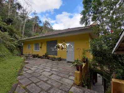 Casa de Condomínio com 4 Quartos à venda, 250m² no Itaipava, Petrópolis